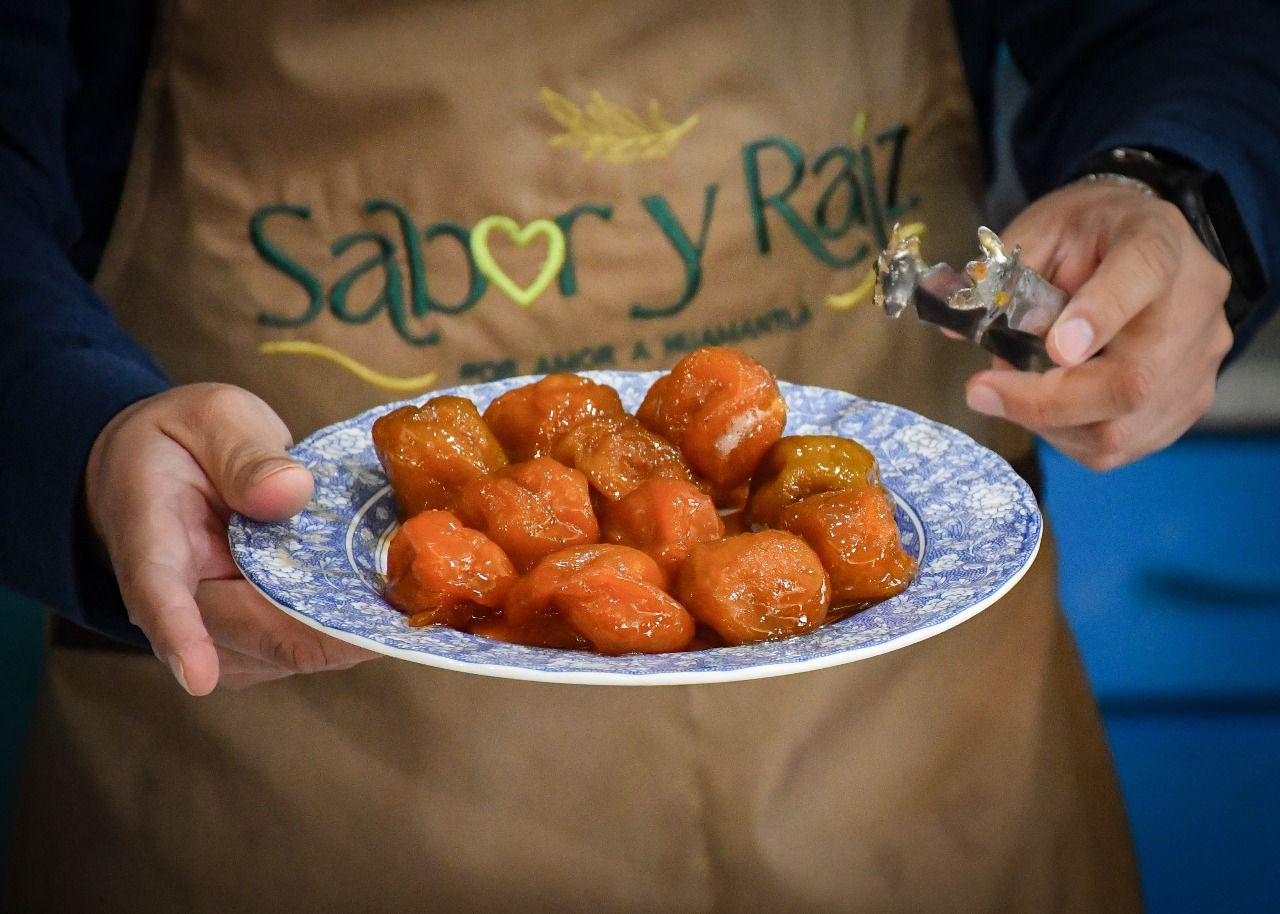 Duraznos dulces que saben a memoria protagonizaron el nuevo capítulo de Sabor y Raíz 'Por Amor a Huamantla'